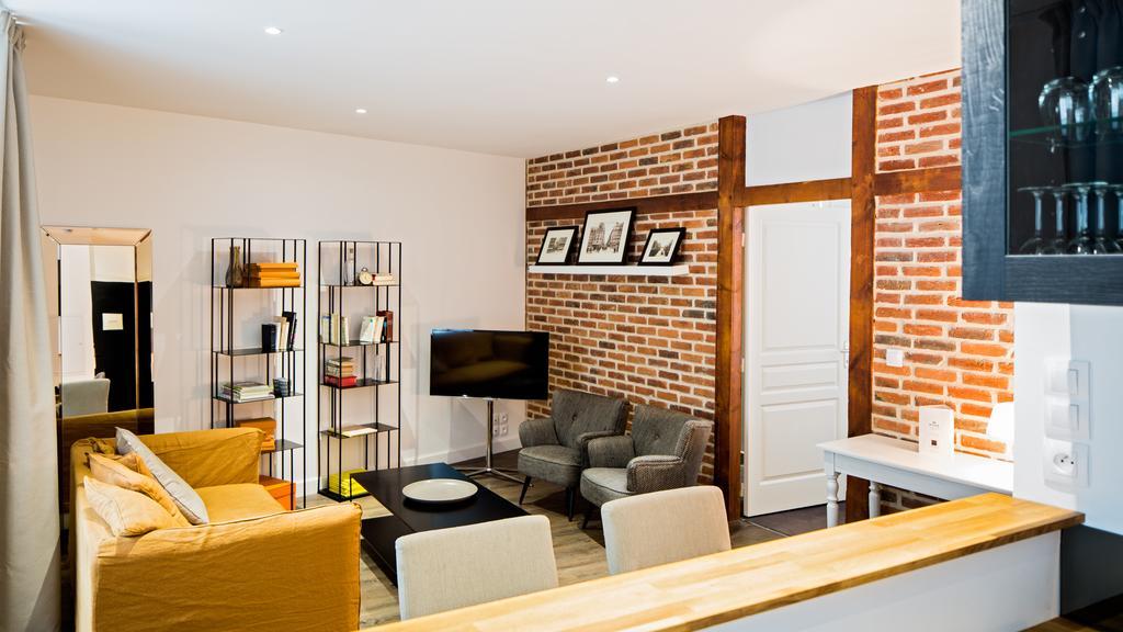 La Maison De Nemours 렌 외부 사진